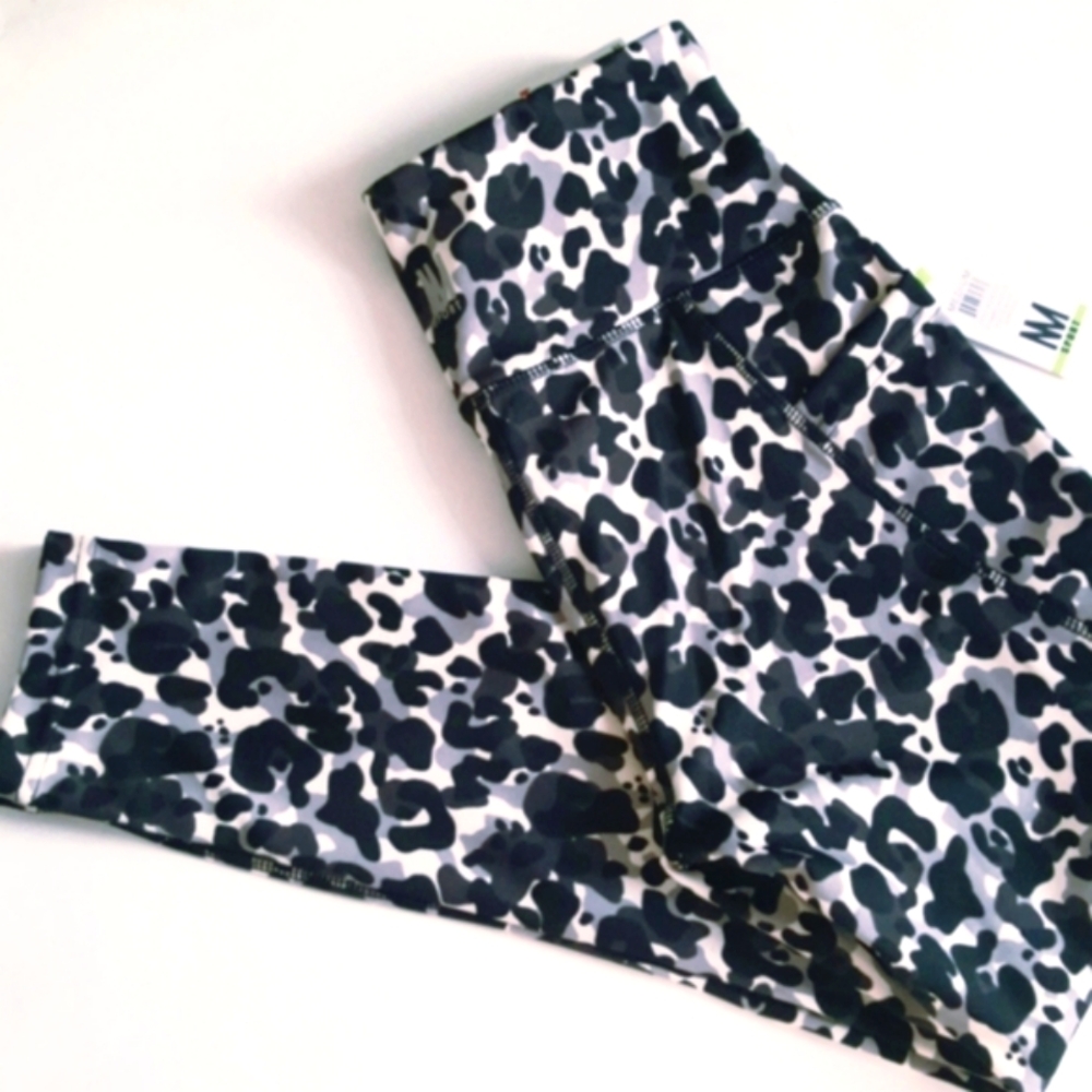Leopard Black Cream Gray Crop Nicole Miller Sport Leggings Medium NWT